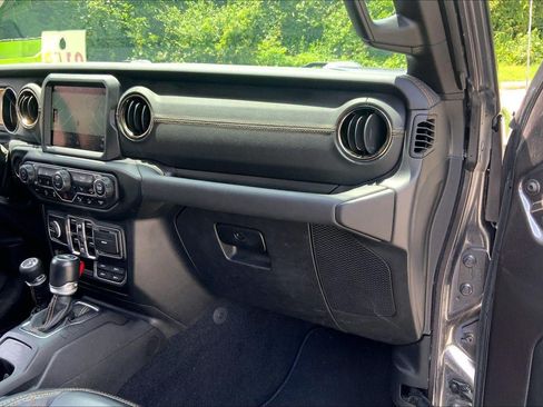 Used 2021 Jeep Wrangler Unlimited Sahara AWD/4WD image 17