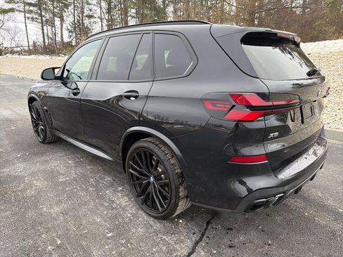 Used 2024 BMW X5 M60i w/ Climate Comfort Package image 3