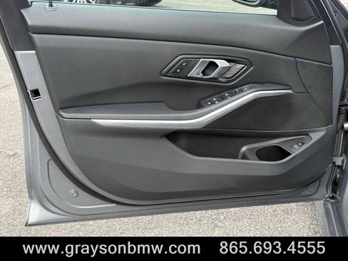 Used 2025 BMW 330i Sedan image 26