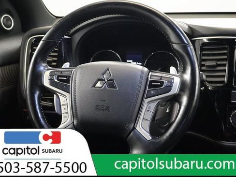 Used 2019 Mitsubishi Outlander SEL AWD/4WD image 17