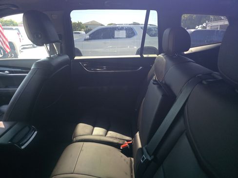 Used 2022 Cadillac XT6 Premium Luxury FWD image 13