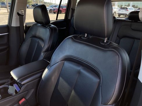 Used 2022 Jeep Grand Cherokee Limited 4xe image 12