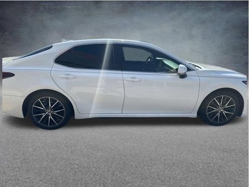 Used 2023 Toyota Camry SE FWD image 8