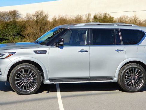 Used 2022 INFINITI QX80 Sensory w/ All-Season Package image 10