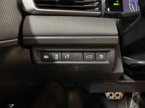 Used 2025 Toyota Camry SE FWD image 19