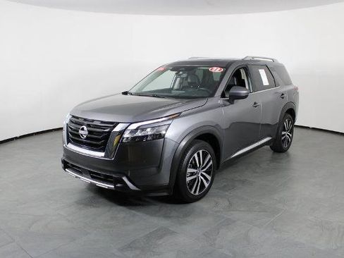 Certified 2023 Nissan Pathfinder Platinum image 2