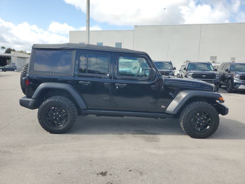 Used 2022 Jeep Wrangler Unlimited Sport AWD/4WD image 4