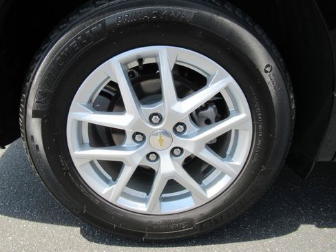 Used 2024 Chevrolet Equinox LS w/ Driver Confidence II Package FWD image 8