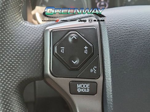 Used 2018 Toyota Tacoma TRD Sport w/ Technology Package image 11