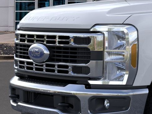 New 2026 Ford F250 XLT w/ FX4 Off-Road Package image 17