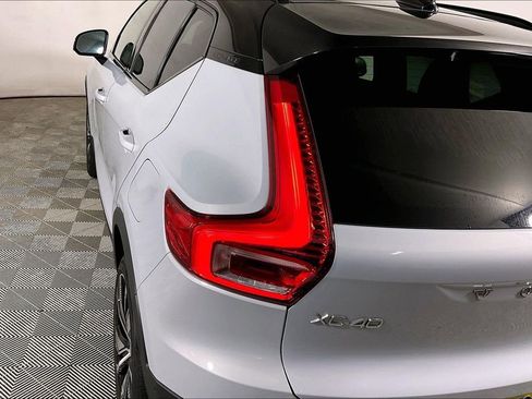 Used 2022 Volvo XC40 P8 Recharge Plus AWD/4WD image 28