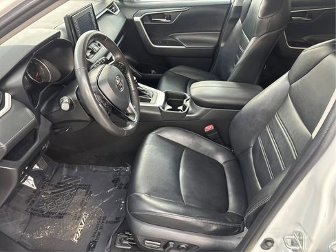 Used 2021 Toyota RAV4 XLE Premium FWD image 13
