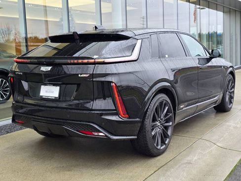 New 2026 Cadillac Lyriq V image 5