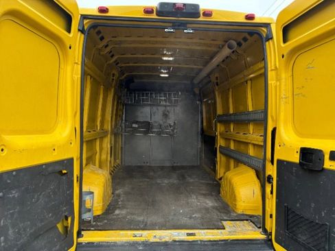 Used 2018 RAM ProMaster 2500 w/ Interior Convenience Group image 12