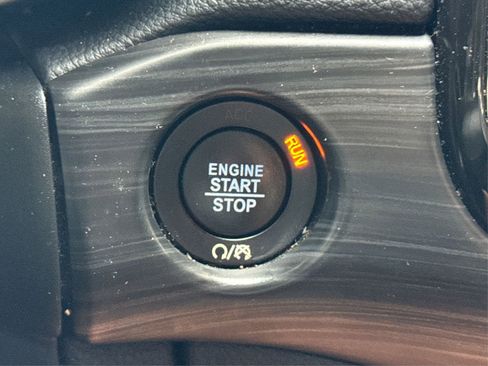 Used 2021 Jeep Grand Cherokee Laredo X image 31