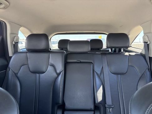Used 2024 Kia Sorento S FWD image 44