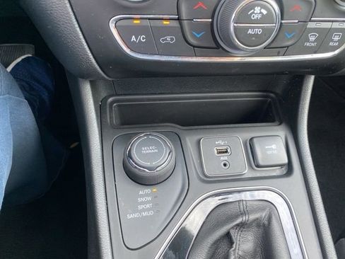 Used 2023 Jeep Cherokee Altitude Lux AWD/4WD image 61