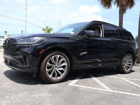 New 2025 Lincoln Aviator 2WD w/ Jet Appearance Package image 3