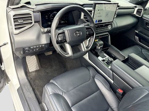 Used 2024 Toyota Tundra Platinum AWD/4WD image 9