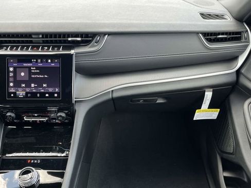 New 2025 Jeep Grand Cherokee L Laredo AWD/4WD image 17