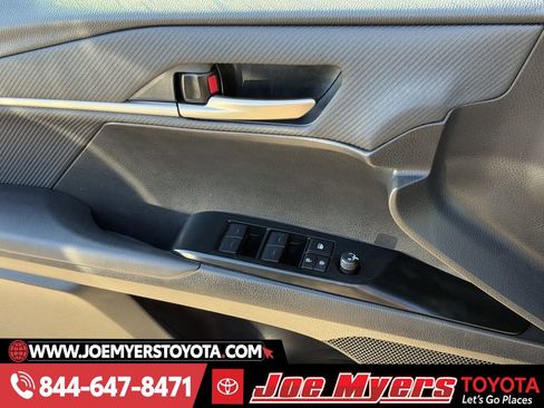 Used 2025 Toyota Camry SE image 26