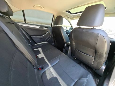 Used 2015 Volkswagen Jetta SE FWD image 14
