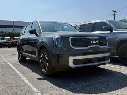 Used 2025 Kia Telluride S