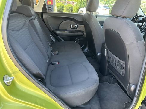 Used 2015 Kia Soul ! FWD image 15