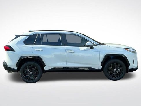 Used 2024 Toyota RAV4 SE AWD/4WD image 8