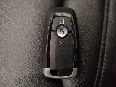 Used 2020 Ford Edge SEL FWD image 32