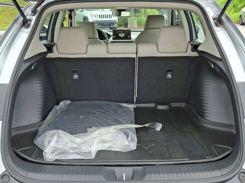 Certified 2023 Honda HR-V LX image 28