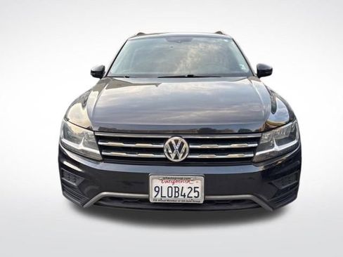 Used 2021 Volkswagen Tiguan SE image 2