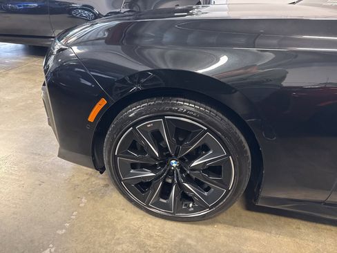 Used 2025 BMW i7 xDrive60 w/ Executive Package image 12