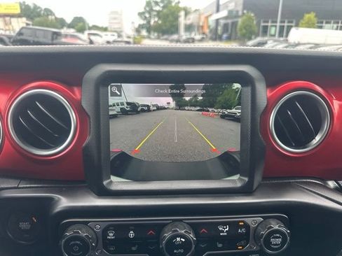 Used 2023 Jeep Gladiator Rubicon w/ Cold Weather Group AWD/4WD image 26