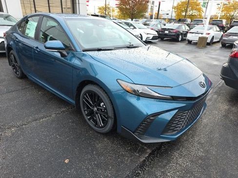 New 2026 Toyota Camry SE FWD image 1