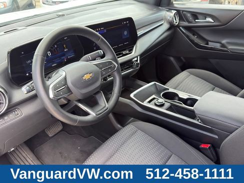 Used 2026 Chevrolet Equinox LT AWD/4WD image 11