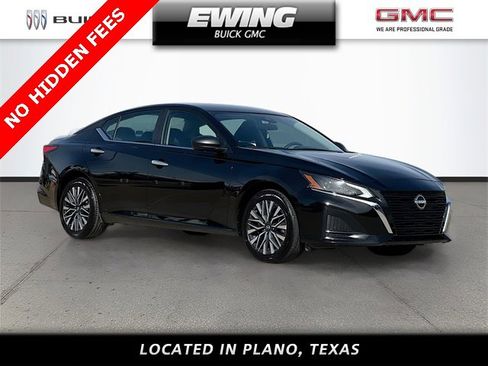 Used 2025 Nissan Altima 2.5 SV image 1