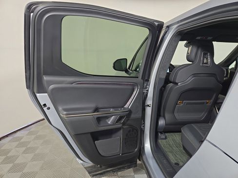 Used 2022 Rivian R1T Launch Edition image 17