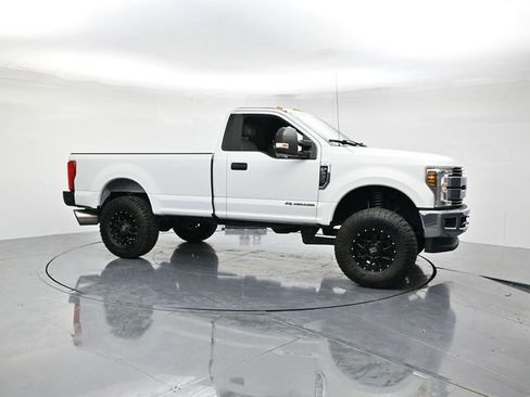 Used 2019 Ford F250 XL w/ Power Equipment Group image 3