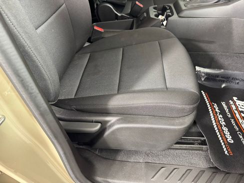 Used 2024 Chevrolet Colorado W/T RWD image 31