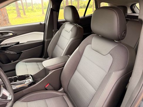 New 2026 Chevrolet Trax LT w/ Driver Confidence Package FWD image 13