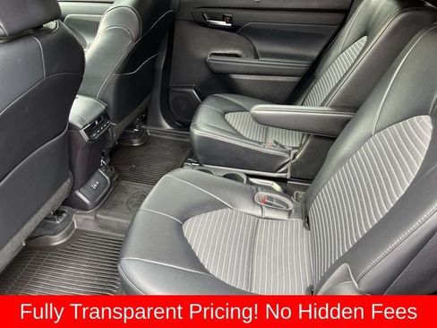 Used 2022 Toyota Highlander XSE AWD/4WD image 17