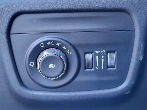 Used 2023 Jeep Grand Cherokee Summit image 20