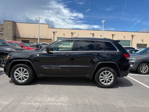 Used 2021 Jeep Grand Cherokee Laredo AWD/4WD image 4