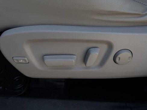 Used 2018 Toyota Highlander XLE FWD image 27