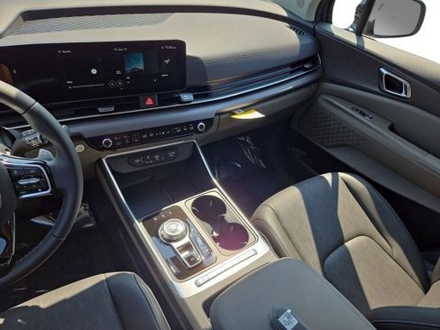 New 2026 Kia Carnival EX image 22