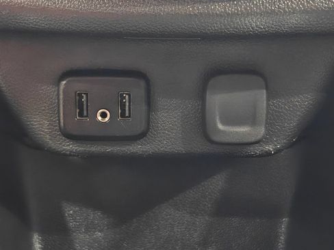 Used 2018 Chevrolet Traverse LT FWD image 49