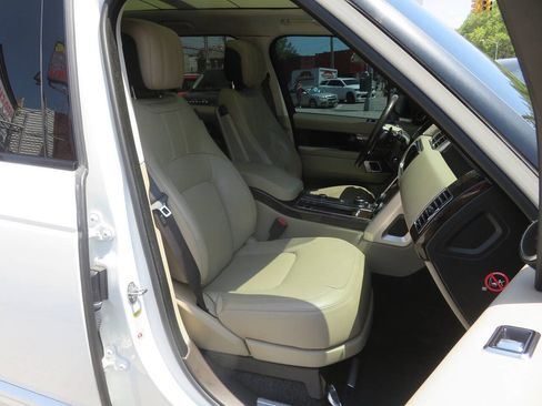 Used 2018 Land Rover Range Rover HSE AWD/4WD image 11