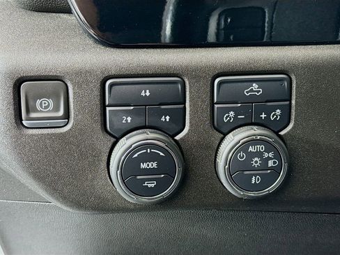 Used 2024 Chevrolet Silverado 2500 LT w/ Convenience Package AWD/4WD image 10