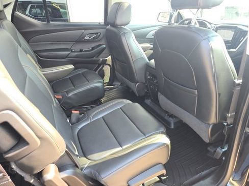 Used 2019 Chevrolet Traverse LT w/ LT Premium Package AWD/4WD image 6
